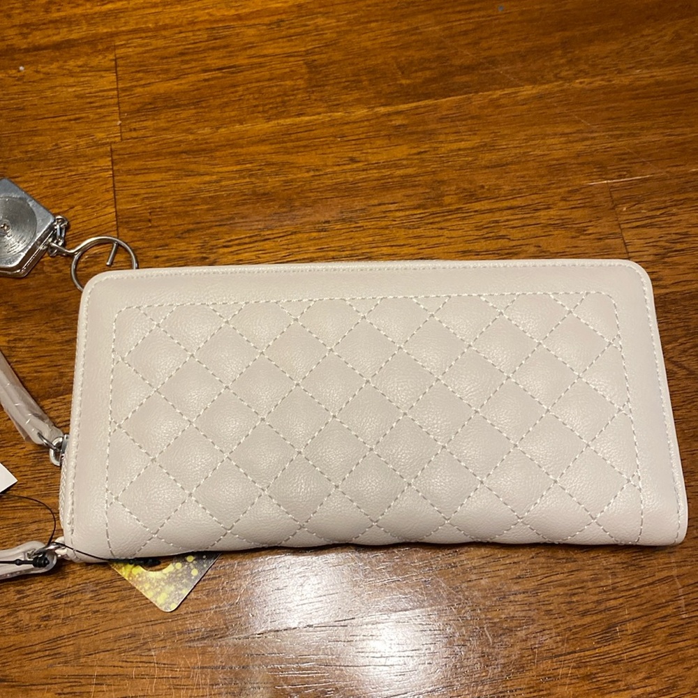 INC Wristlet NWT. Off WHITE